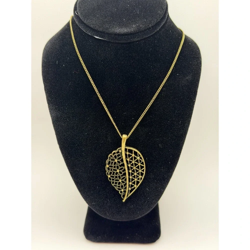 AVON Filigree Leaf Necklace, Earrings, Bracelet ~ 3 Piece Set‎ Gold Tone NEW